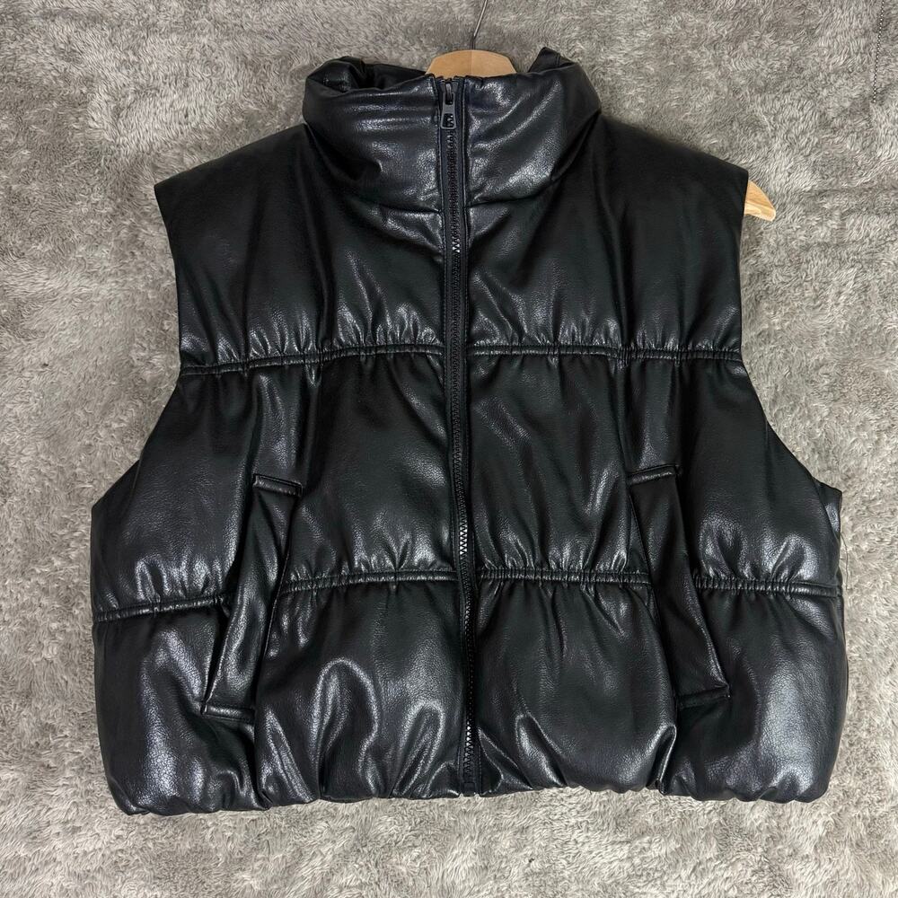 H&M Divided Black Faux Leather Quilted Puffer Vest Crop Jacket Women's M Medium